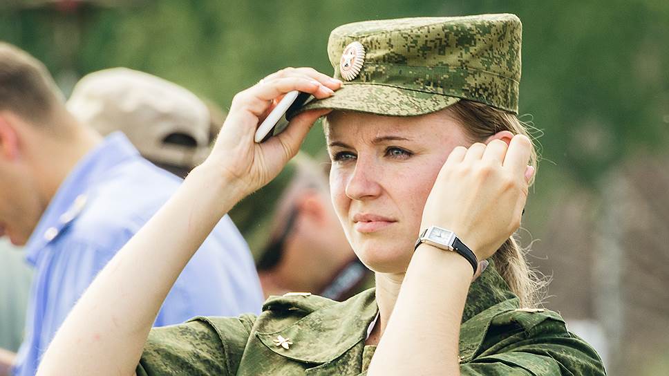 Призывать ли женщин в армию? – Коммерсантъ FM – Коммерсантъ