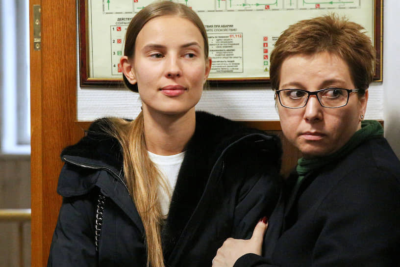 Валентина Григорьева (слева) и учредитель благотворительного фонда помощи хосписам «Вера» Нюта Федермессер