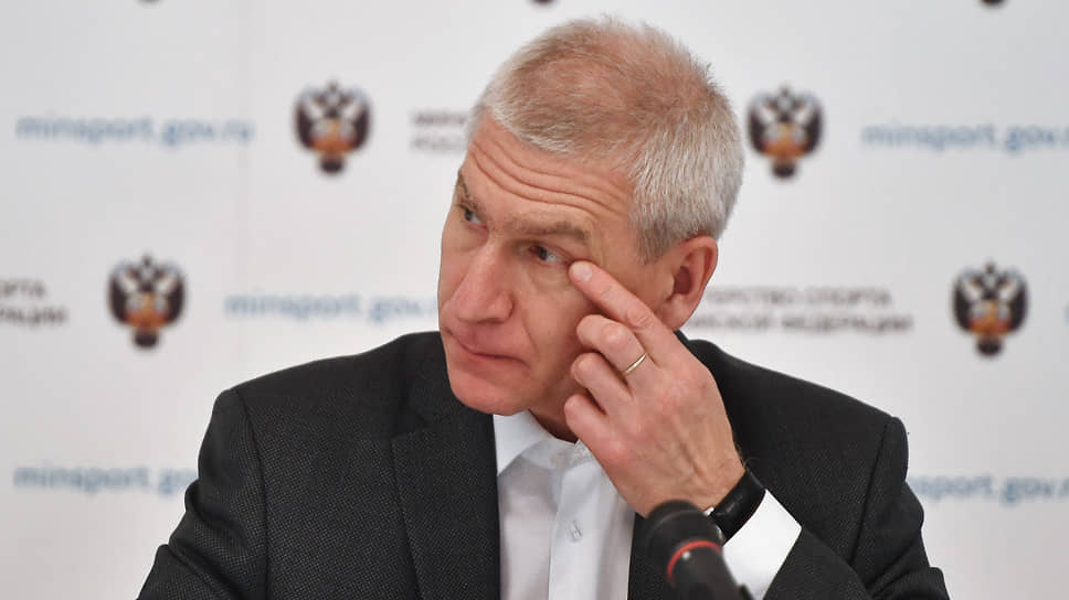 Для чего власти хотят ввести максимальный размер вознаграждений в российском футболе