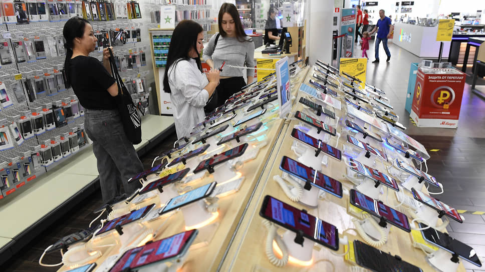 Why the demand for smartphones has declined