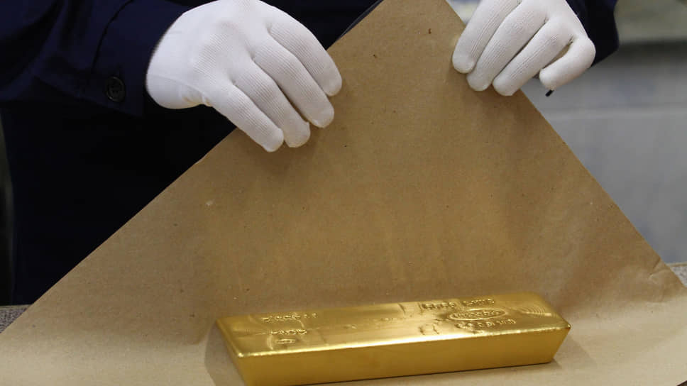 Сможет ли драгоценный металл заменить в России доллар