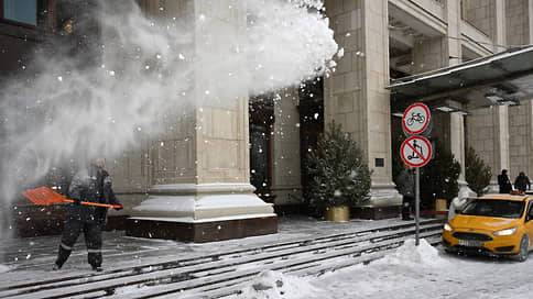Сугробы идут на рекорд // Как Москва справляется с сильным снегопадом