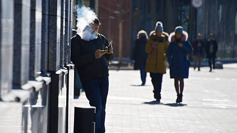 Дым затягивает россиян // Как и почему вырос спрос на электронные сигареты
