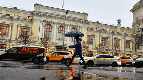 Рублю просчитали реакцию // Центробанк сократит валютные вливания почти в 12 раз