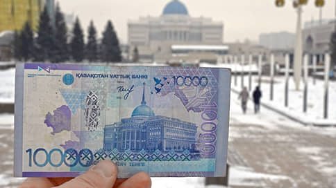 Казахстан притормозил платежи // Почему увеличились сроки проведения операций в банках