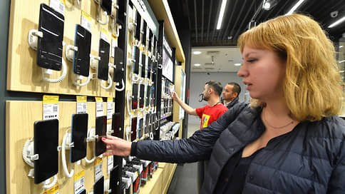 iPhone продают дважды // Почему среди россиян выросла популярность пересобранных гаджетов