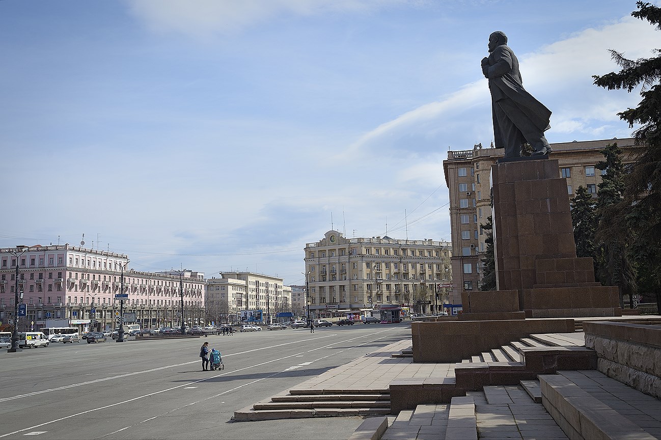 памятник ленину челябинск площадь революции