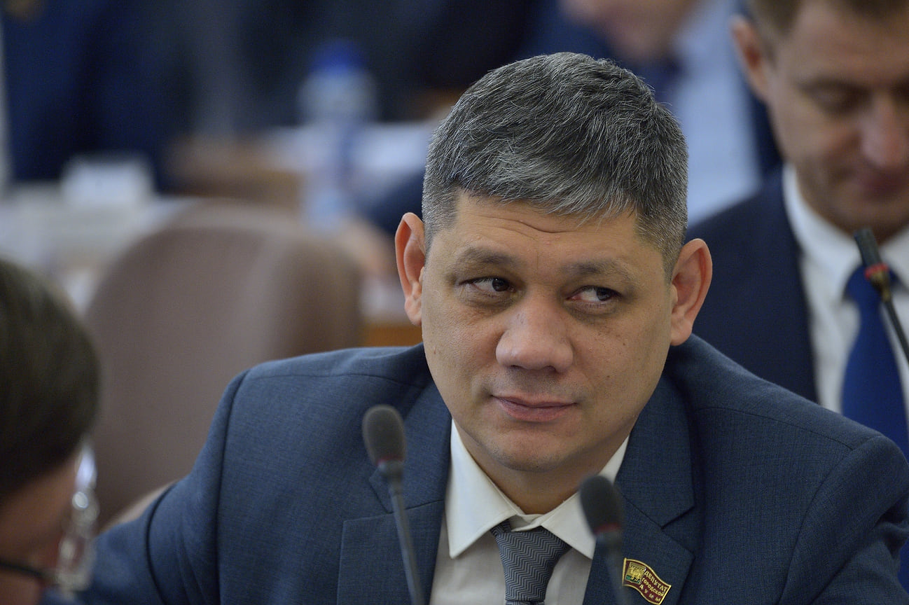 Кандидатом от правительства региона считают челябинского депутата Романа Муратчина