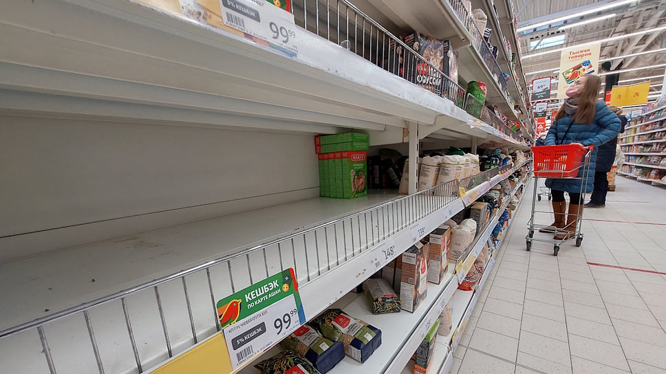 По мнению экспертов, пустые полки магазинов Челябинской области не грозят