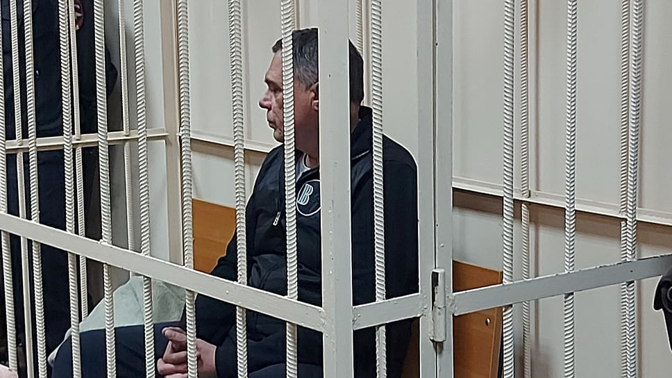 Сейчас Олег Иванов находится под домашним арестом по обвинению в преднамеренном банкротстве и уклонении от уплаты налогов