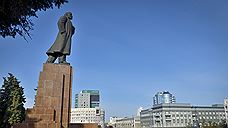 Памятник Ленину в центре Челябинска отремонтируют к середине осени