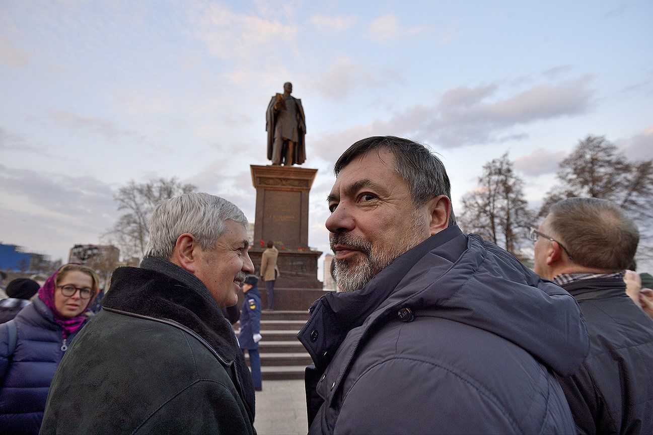 Заксобрание региона, которым руководит Владимир Мякуш (слева) в 2015 году одобрило установку памятника Столыпину