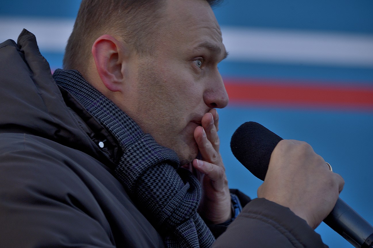 Алексей Навальный рассказал, что его предостерегали от поездки в Челябинск, пугая рутением-106 и смогом