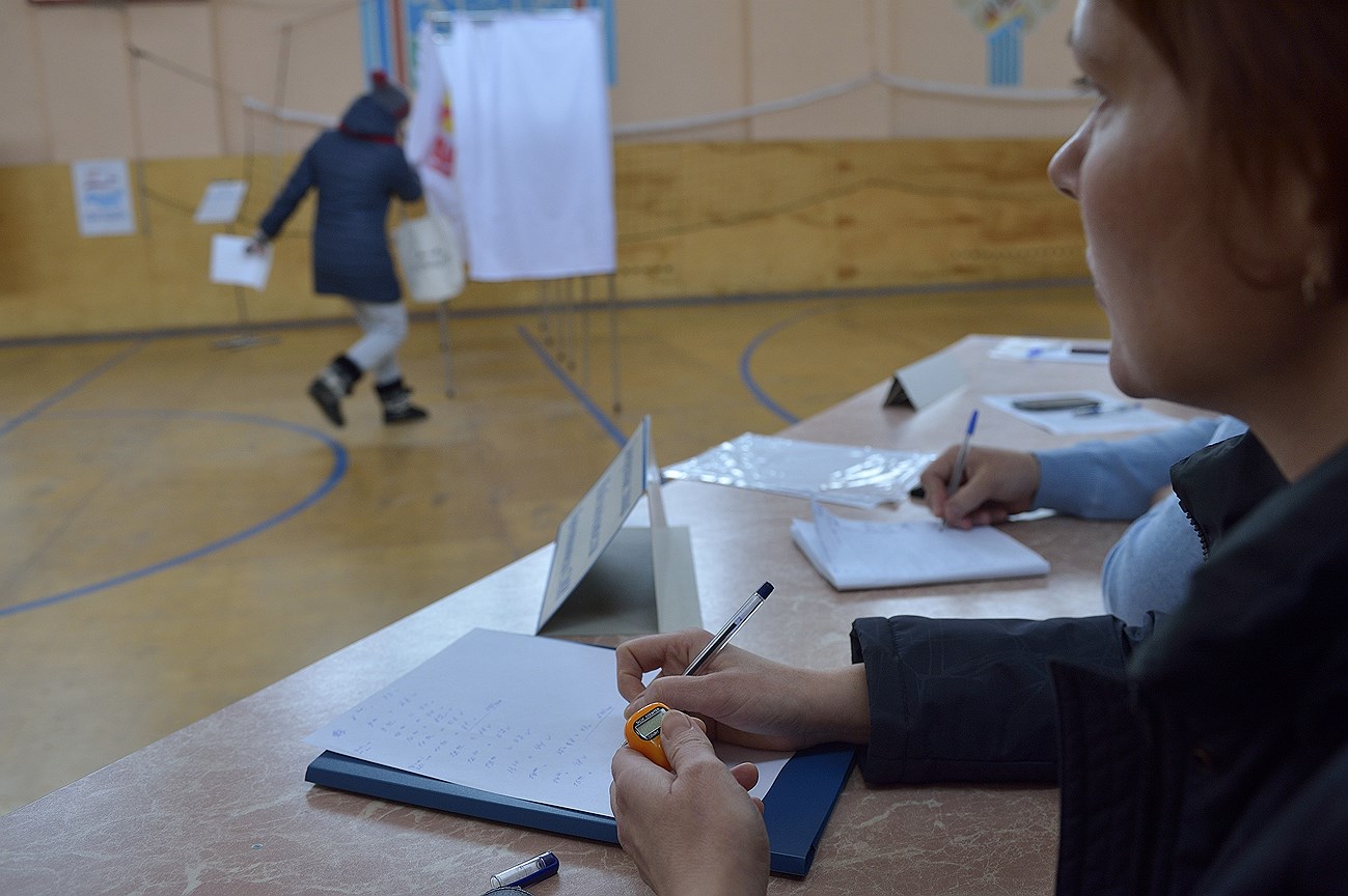 За голосованием южноуральцев следили наблюдатели со счетчиками в руках