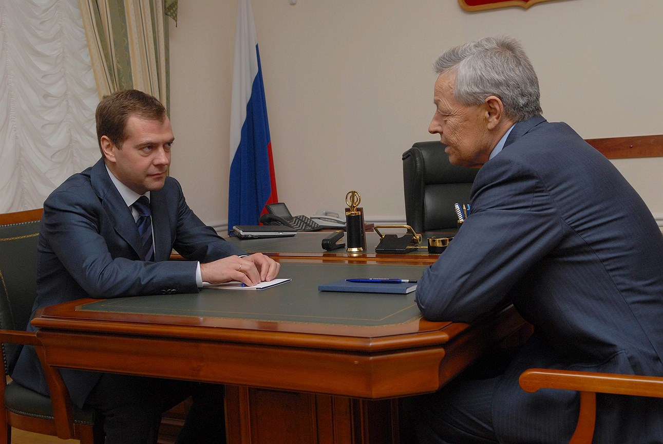 В 2010 году Петр Сумин снова отказался от переназначения. В отличие от Владимира Путина, Дмитрий Медведев отставку принял