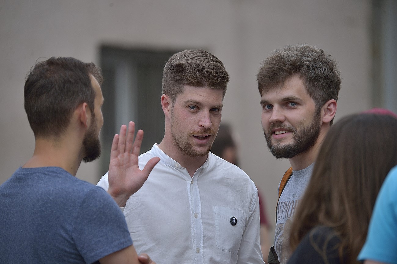 Челябинский урбанист Лев Владов (в центре) пришел послушать московского коллегу