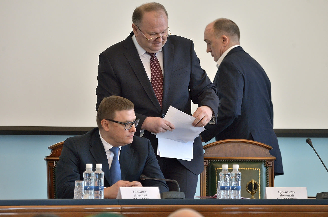 На посту главы Челябинской области Алексей Текслер (слева) сменил Бориса Дубровского (справа), который хотел идти на второй срок, но федеральный центр решил иначе