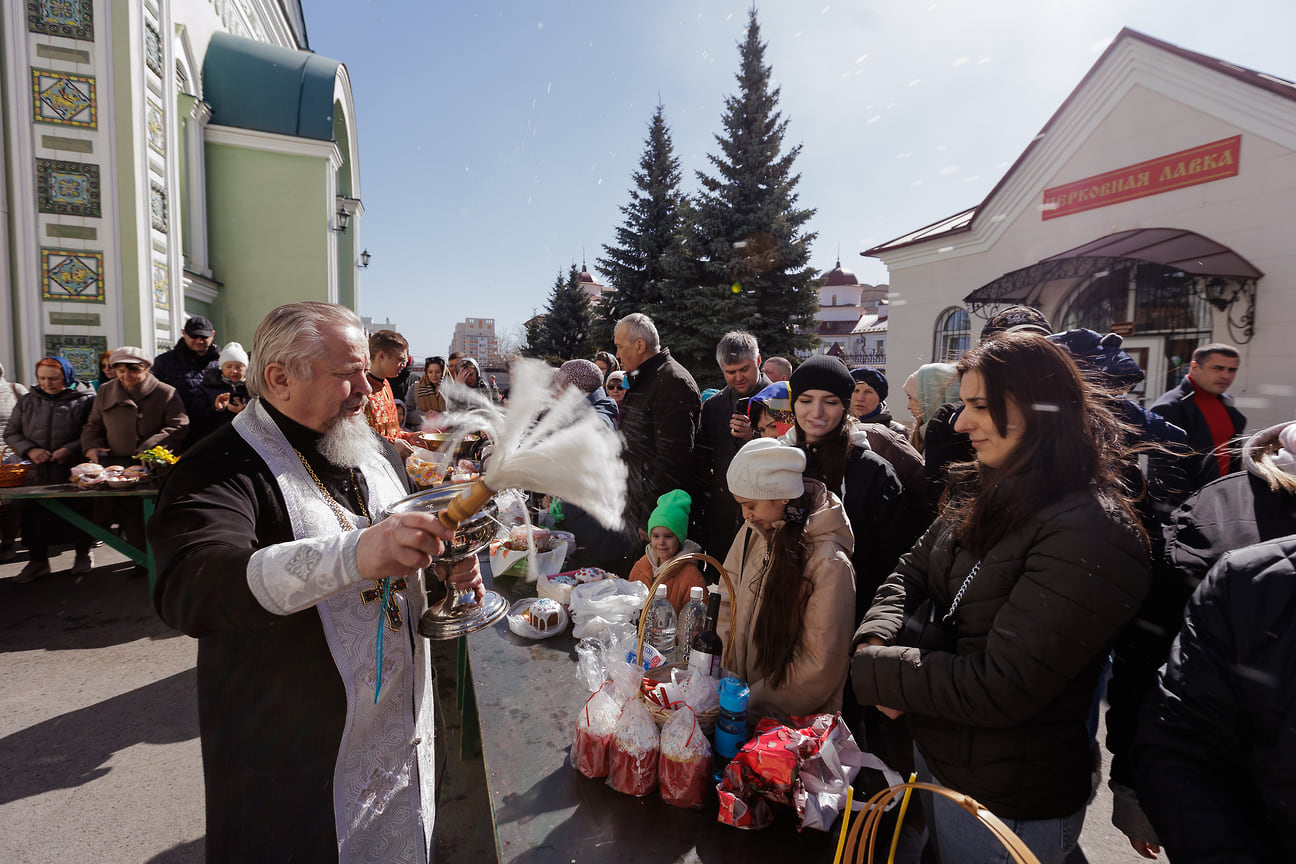Православные христиане в Челябинске отметили Пасху