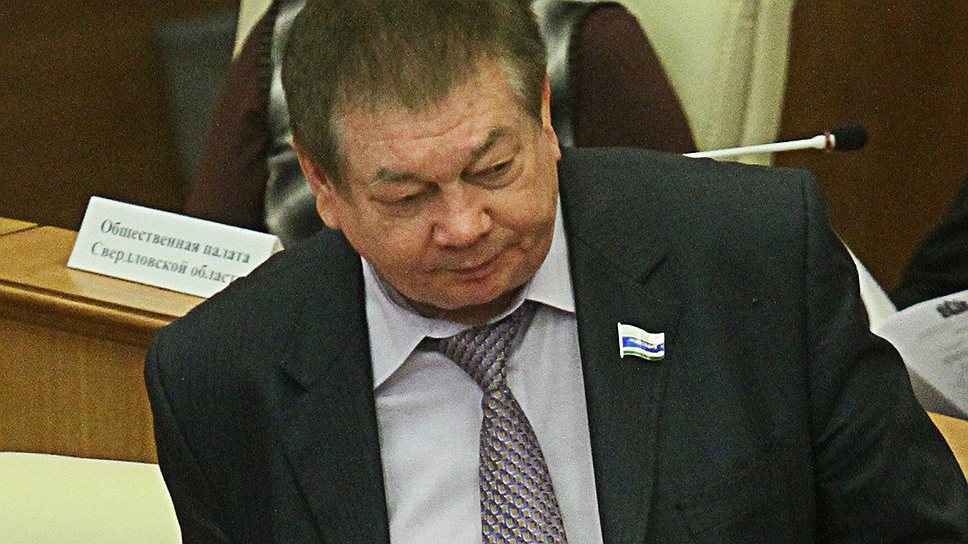 Владимир Коньков уверенно держится 
за мандат депутата