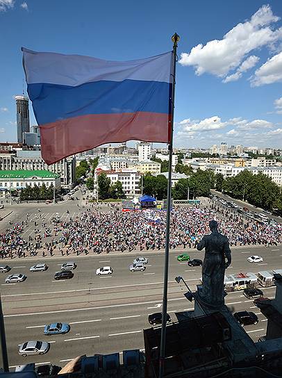 В митинге в поддержку горадминистрации участвовали сотрудники многих муниципальных предприятияй Екатеринбурга