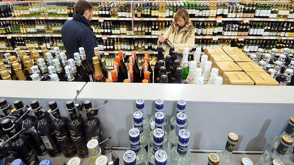 В торговых продуктовых сетях продажи алкоголя падают по всем группам