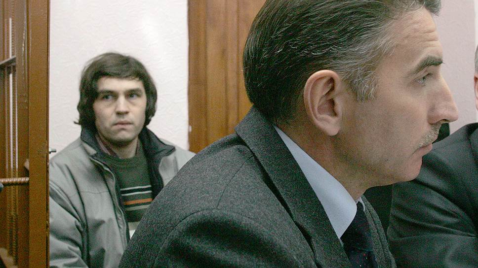Юрий Басок (слева) считает несправедливым судебное решение о закрытии дела в отношении Юрия Демина (справа) 