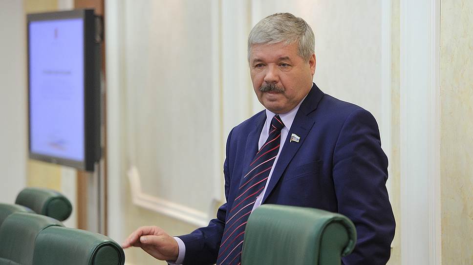 Юрий Неелов уходит из Совета федерации, в котором работал с 2010 года