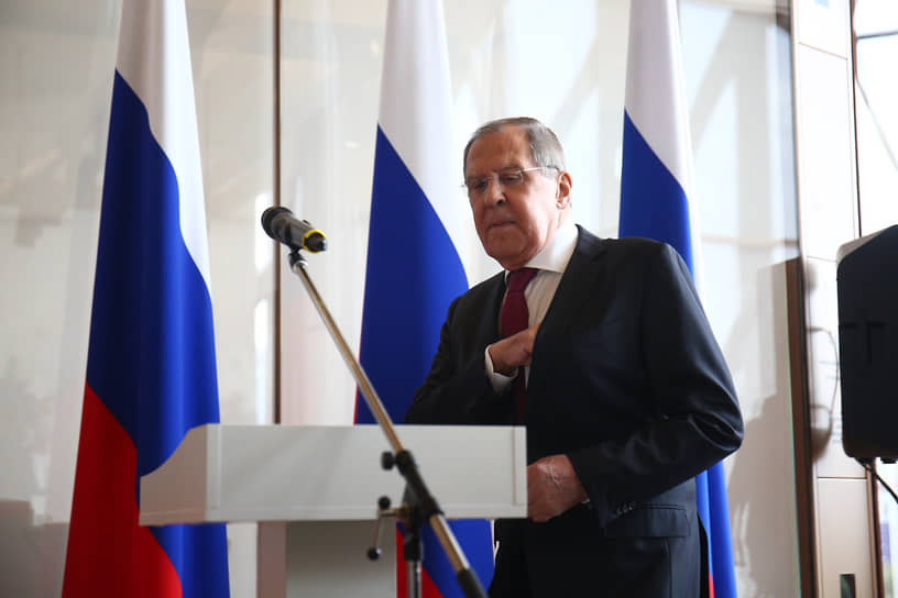 Министр иностранных дел России Сергей Лавров выслушал жалобы уральских бизнесменов и спортсменов