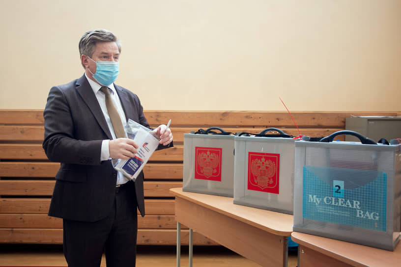 Владимир Русинов уходит с поста главы избиркома перед выборами губернатора