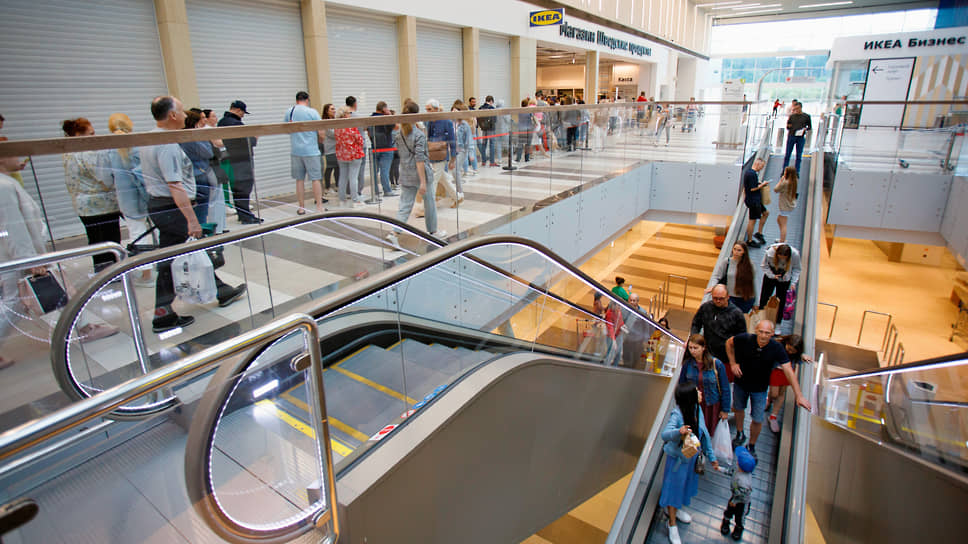 Эксперты считают, что падение посещаемости в торговых центрах было краткосрочным