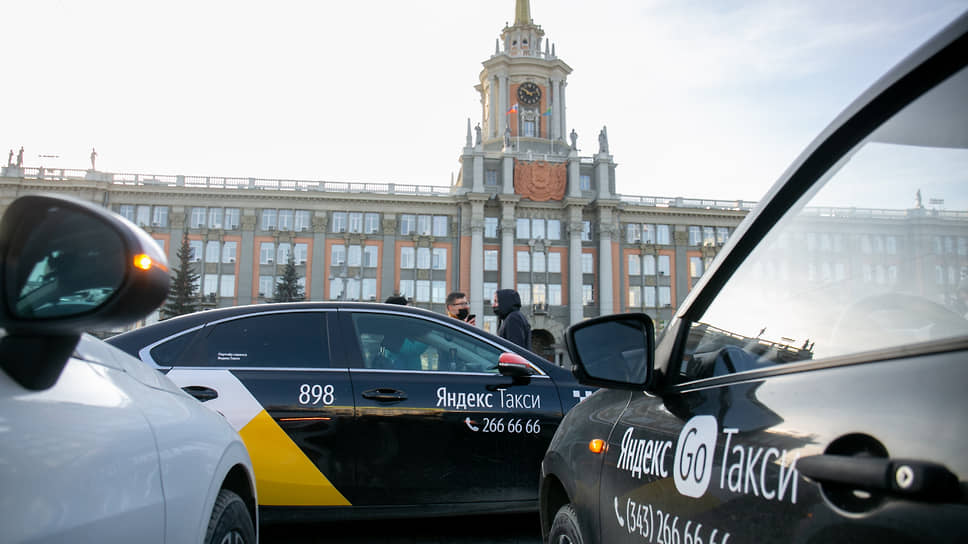 Уральский рынок такси в сентябре может лишиться части самозанятых водителей