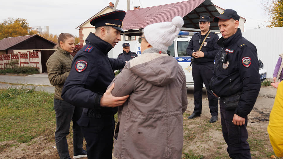 В Саратове мужчина трогал школьницу за интимные места