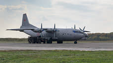 Военный самолет совершил экстренную посадку в Екатеринбурге