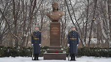 На Урале открыли памятник легендарному летчику Григорию Речкалову