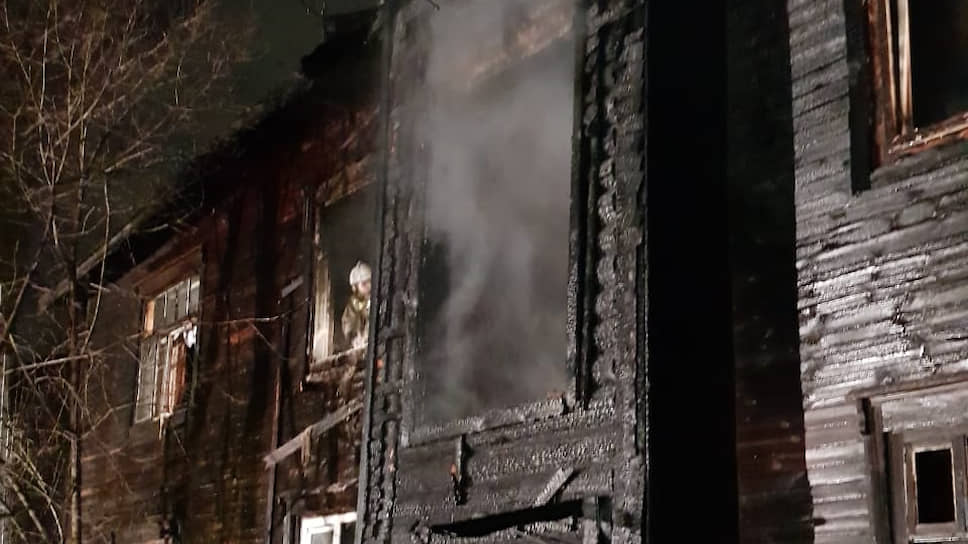 Последствия пожара в доме на улице Омская,91 в Екатеринбурге

