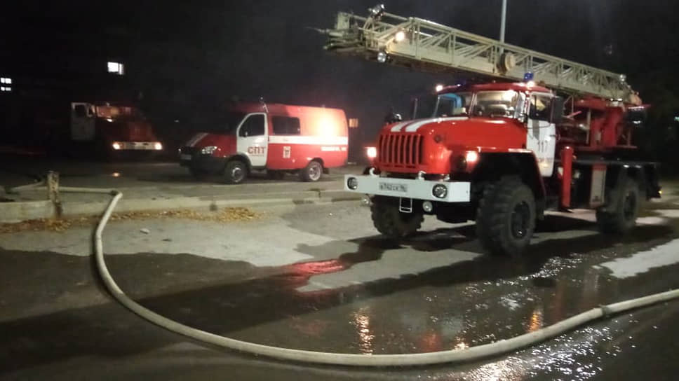 В ТЦ «Пассаж» в Екатеринбурге вспыхнул пожар. Посетителей эвакуируют