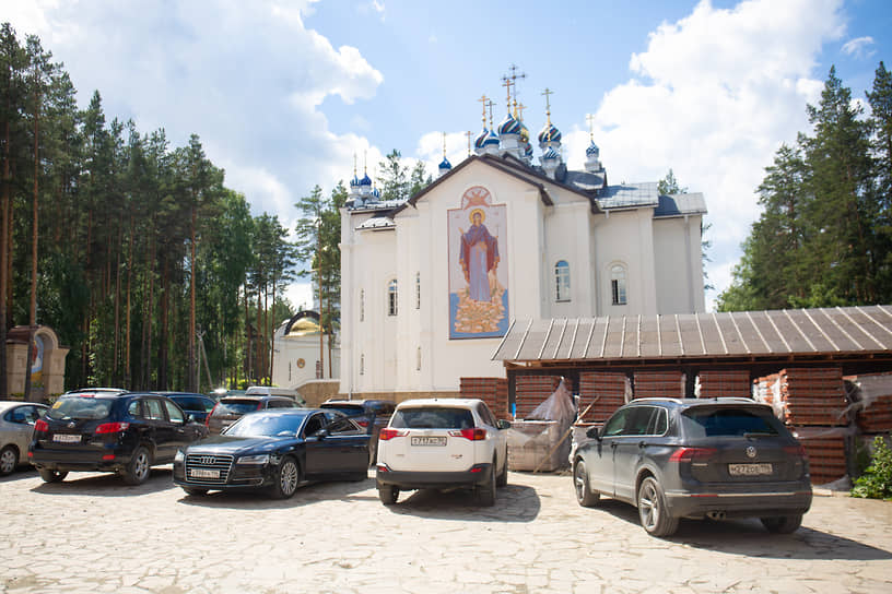 Среднеуральский женский монастырь "Спорительница хлебов"