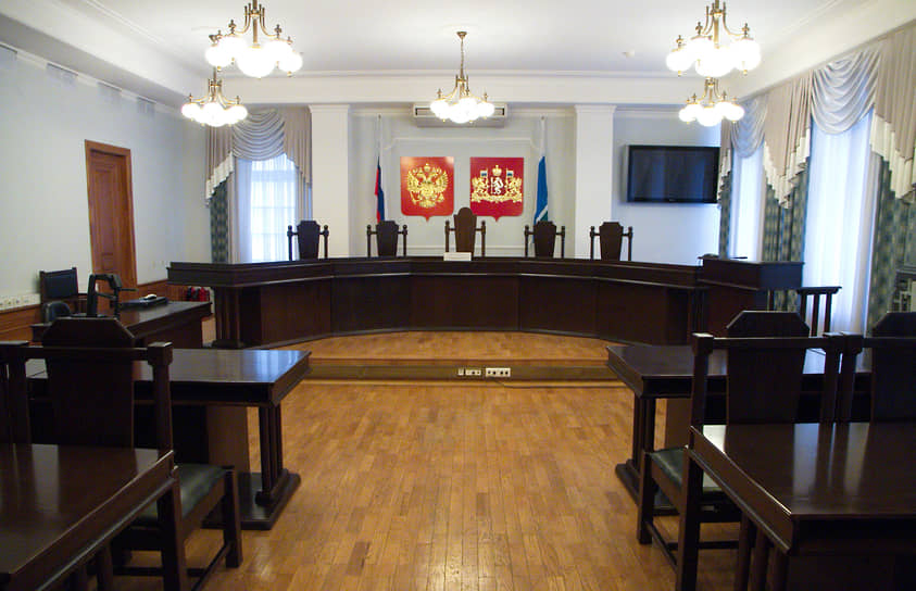 Зал заседаний Свердловского уставного суда