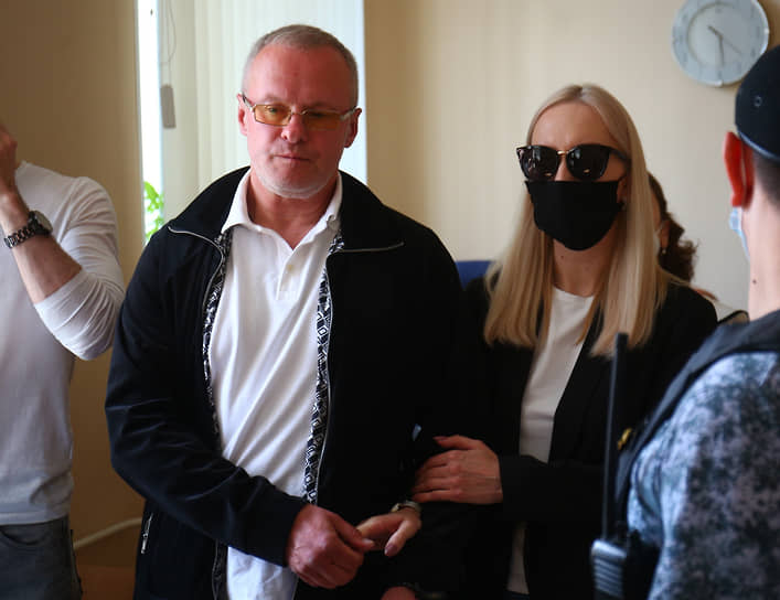 Оглашение приговора криминальному авторитету Андрею Овчинникову (Овчине) в суде Железнодорожного района Екатеринбурга
