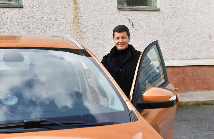Губернатор Ямало-Ненецкого автономного округа (ЯНАО) Дмитрий Артюхов во время автопробега по региону в 2020 году