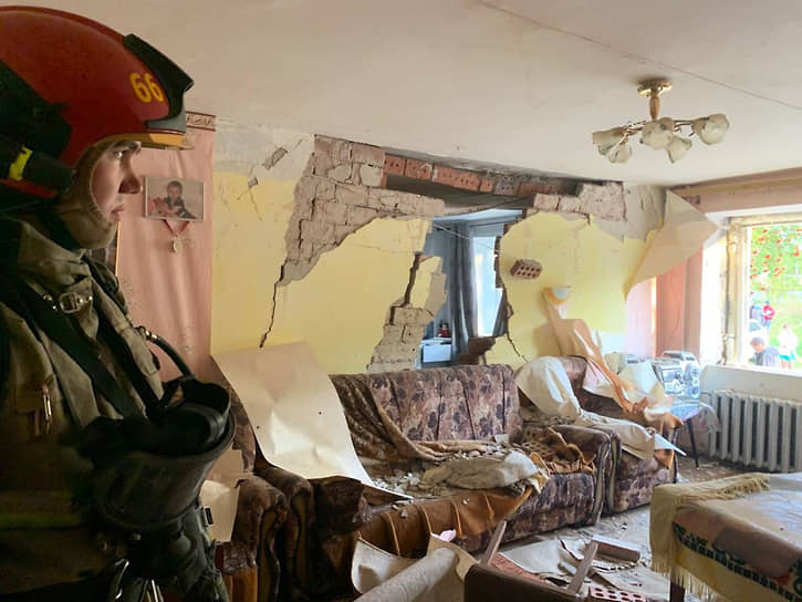 Последствия взрыва газа в пятиэтажном доме в Верхней Пышме
