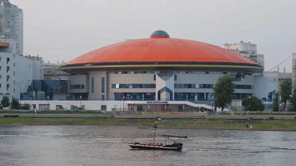 Как выглядит зал в дивсе. Дивс уралочка екатеринбург. Дивс 12 октября. Дворец игровых видов спорта екатеринбург. Дивс сцена екатеринбург.