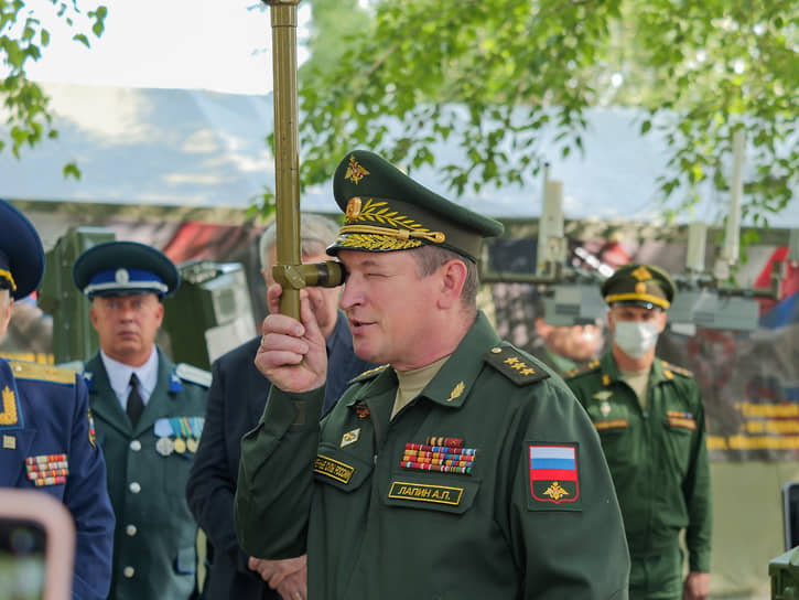 Командующий войсками ЦВО, генерал-полковник Александр Лапин
