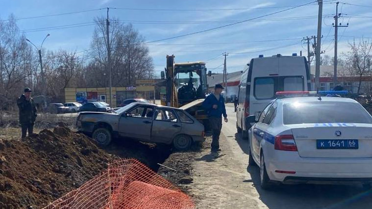 В Екатеринбурге пьяный водитель сбил двух рабочих на тротуаре, один из них  умер – Коммерсантъ Екатеринбург