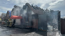 В Тюмени на улице 9 января загорелся частный жилой дом