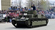 В Верхней Пышме провели Парад Победы с экспонатами Музея военной техники