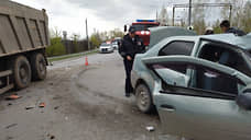 В Асбесте в ДТП с КамАЗом погиб водитель и пострадали три пассажира легковушки