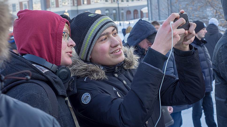 За сносом телебашни наблюдали тысячи жителей и гостей Екатеринбурга. 