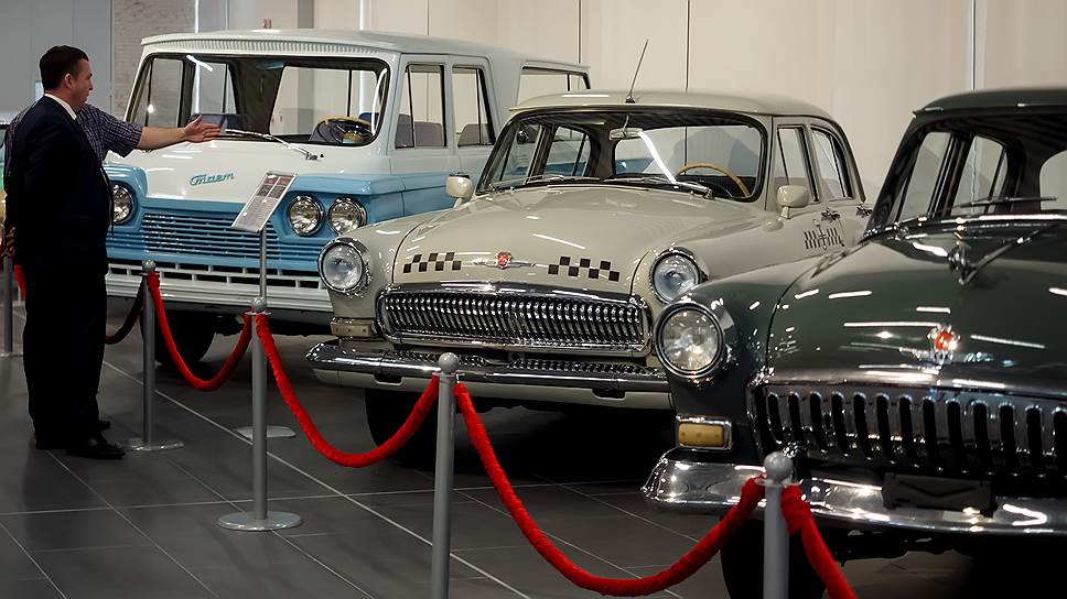 Второй и третий этажи музея посвящены истории отечественного автомобилестроения, начиная с первых крупносерийных машин Горьковского автозавода начала 1930-х годов и до конца XX века, а также мелкосерийным и экспериментальным моделям. 