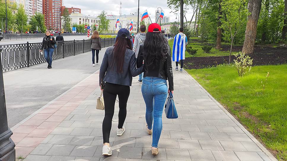 Болельщики на улицах Екатеринбурга. 